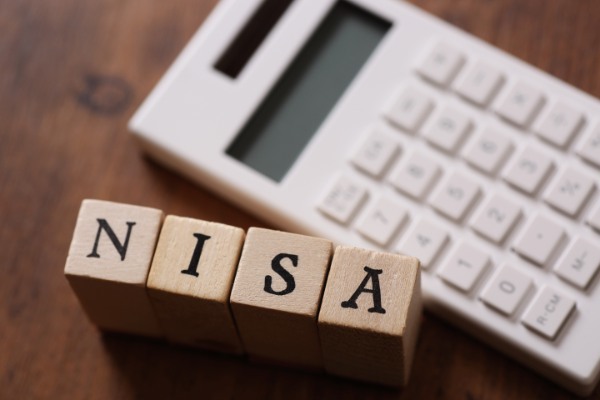 つみたてNISAと一般NISAの利益はどれくらい違うか？